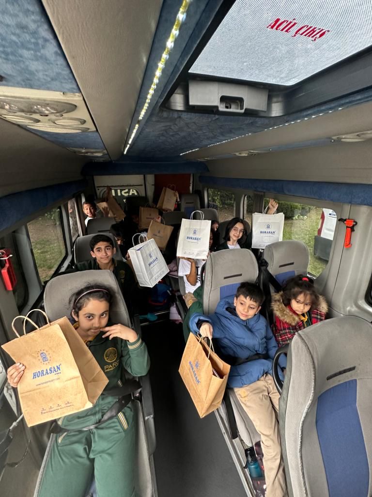 Horasan Turizm'den Minik Öğrencilere Çeşitli Hediyeler
